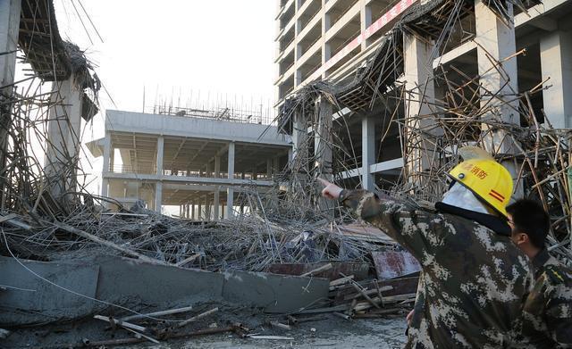 澳门天天好挂牌正版和施工现场坍塌致3死与施工现场坍塌事故